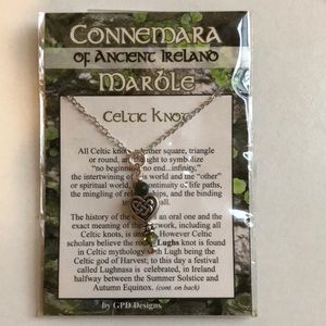 NWT Celtic Knot necklace